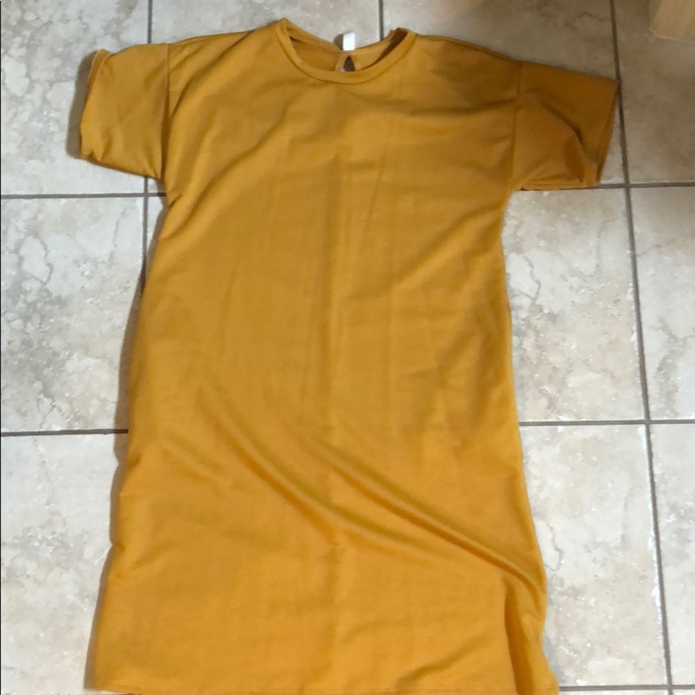 Mustard yellow t-shirt dress with pockets